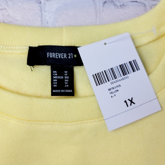 FOREVER 21 Shorts Set - Picture 9 of 11